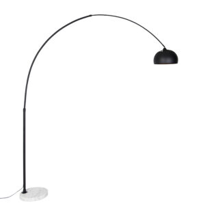 booglampen Moderne booglamp zwart met wit verstelbaar XXL MarmerStaal Zwart Zoals de naam al doet vermoeden is deze een grote booglamp. Het stalen armatuur