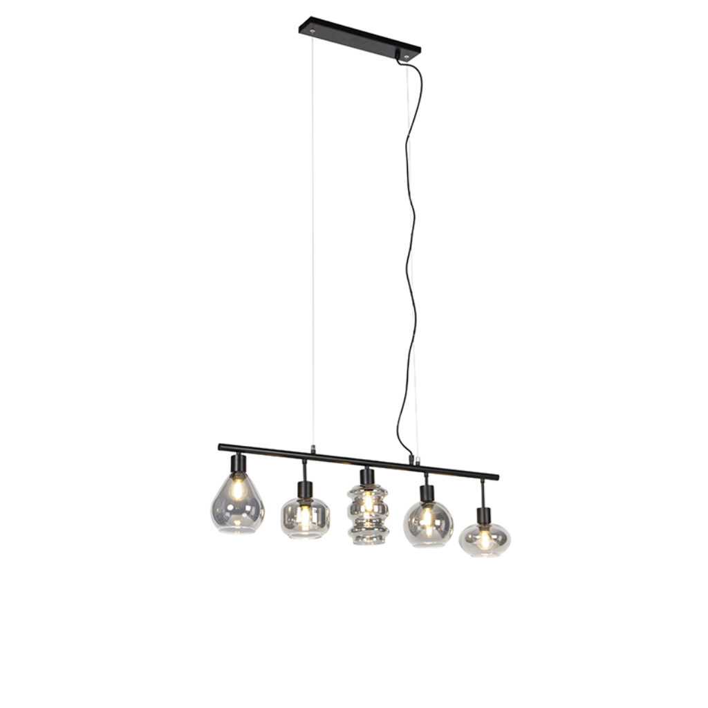 hanglampen Art Deco hanglamp zwart met smoke glas Gil StaalGlas Zwart Strak tijdloos maar toch speels is Gil. De verschillende vormen van de kappen geven juist