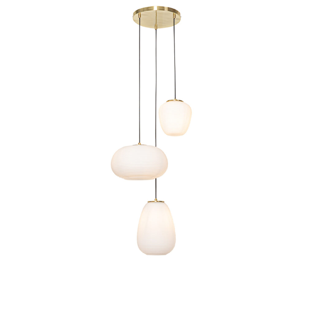 hanglampen Design hanglamp goud met opaal glas Hero GlasStaal Fris jouw interieur op methanglampHero. Doordat hij gemaakt is vanglasen afgewerkt in hetgoud een