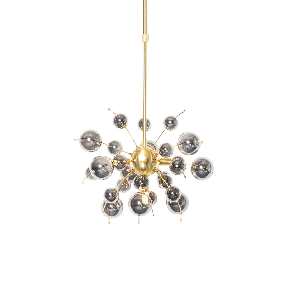 hanglampen Design hanglamp messing met smoke glas Explode GlasStaal Met haal je een uniek exemplaar in huis. Zoals de naam al doet vermoeden geeft lamp het idee