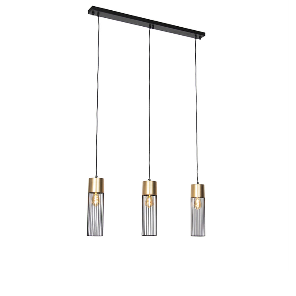 hanglampen Design hanglamp zwart met goud Maura Staal Zwart Haal een echte eyecatcher in huis Maura. Deze design is gemaakt van combinatie en staal. Hij heeft