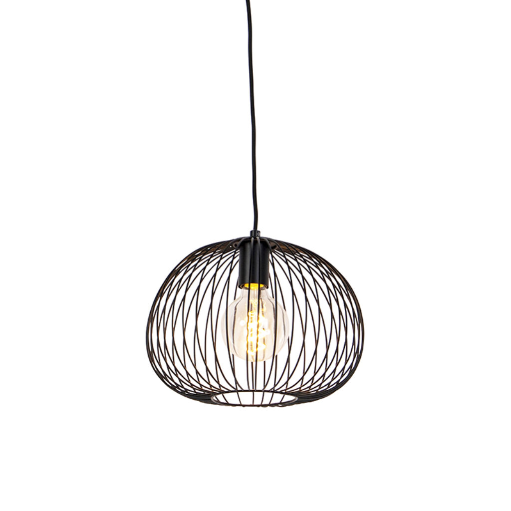 hanglampen Design hanglamp zwart Wire Dough Staal Zwart Maak kennis met onze Dough. Kies voor een vleugje elegantie deze Mooi afgewerkt zwarte open kap.