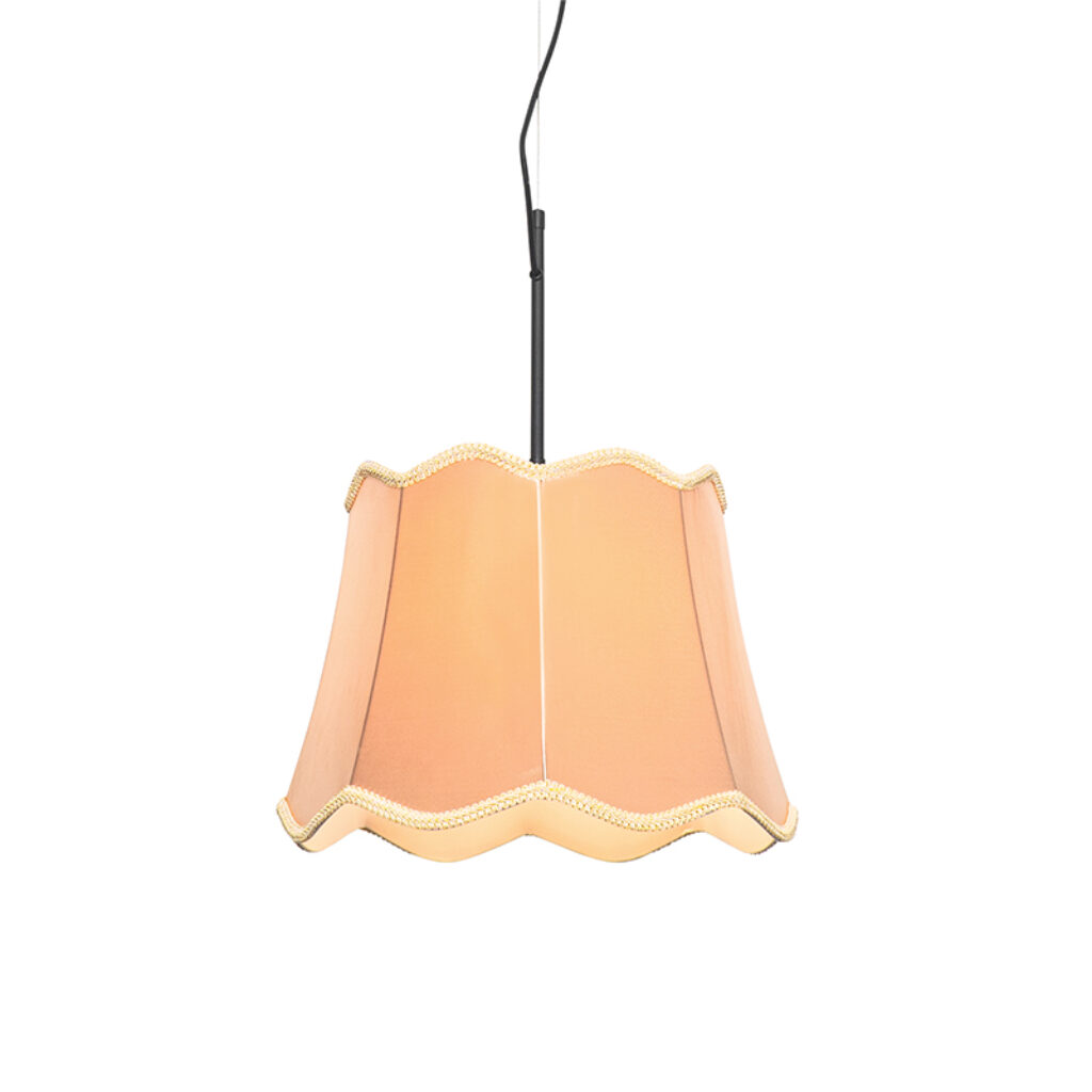 hanglampen Klassieke hanglamp zwart met lampenkap goud Nona StofStaal Ga voor klassiek boven de eettafel onze hanglamp. Een gezellige toevoeging maar ook in