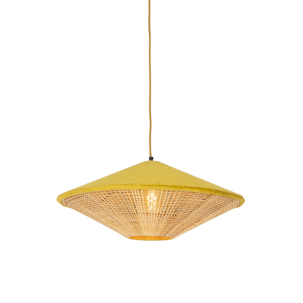 hanglampen Landelijke hanglamp gele velours met riet 60 cm Frills Can RotanStaalStof Geel Deze zal prachtig staan in jouw landelijke interieur. Door de kap en