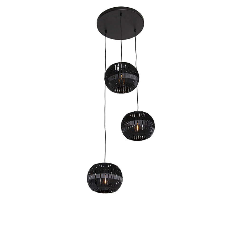 hanglampen Moderne hanglamp zwart StaalStof Zwart Een echte eyecatcher boven je ronde Dat is de een zwarte stalen lamp met stoffen kappen. Hij heeft 3