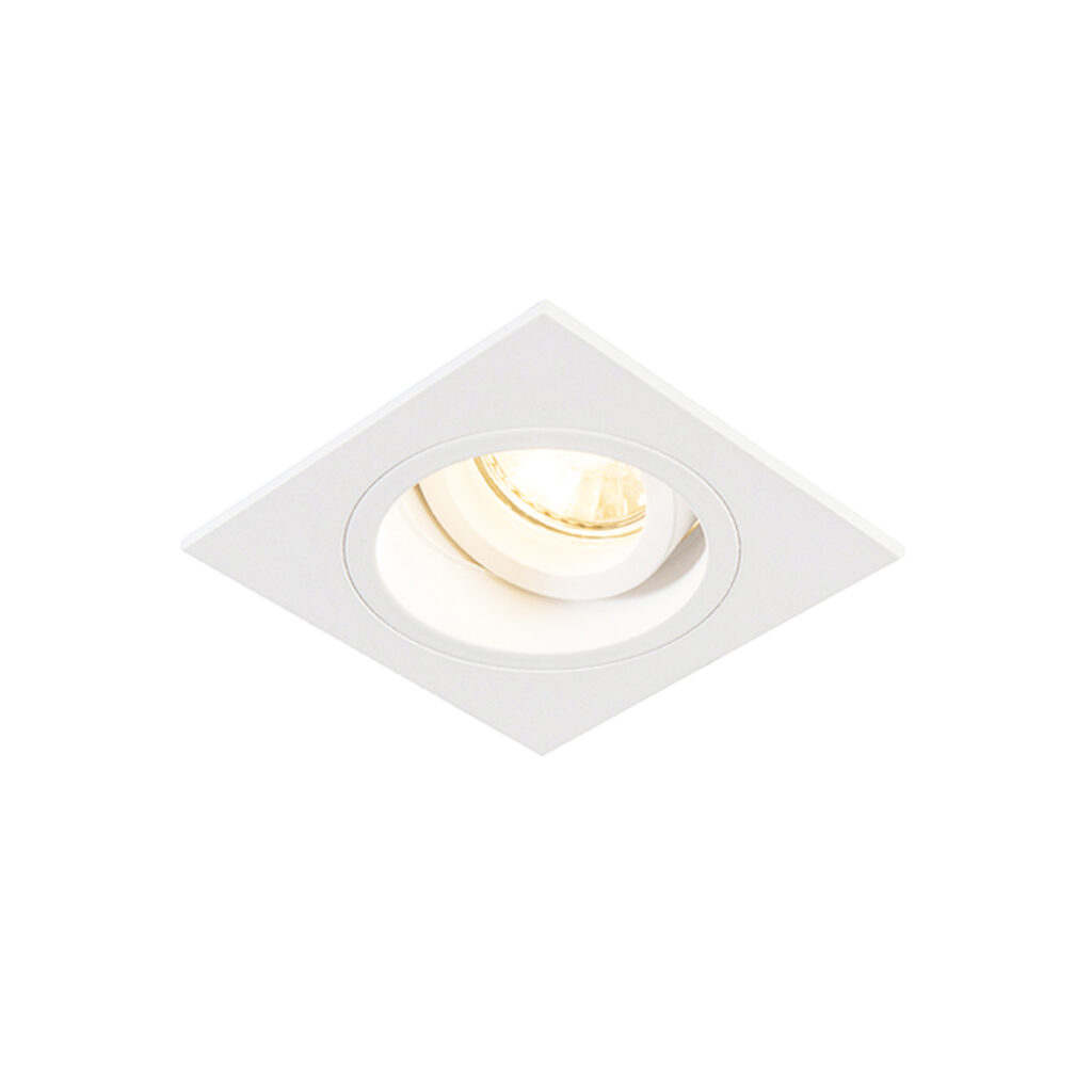 inbouwspots Inbouwspot vierkant wit en kantelbaar Chuck Staal Wit Deze inbouwspot past in ieder interieur door zijn vierkante basic ontwerp. Hij heeft een