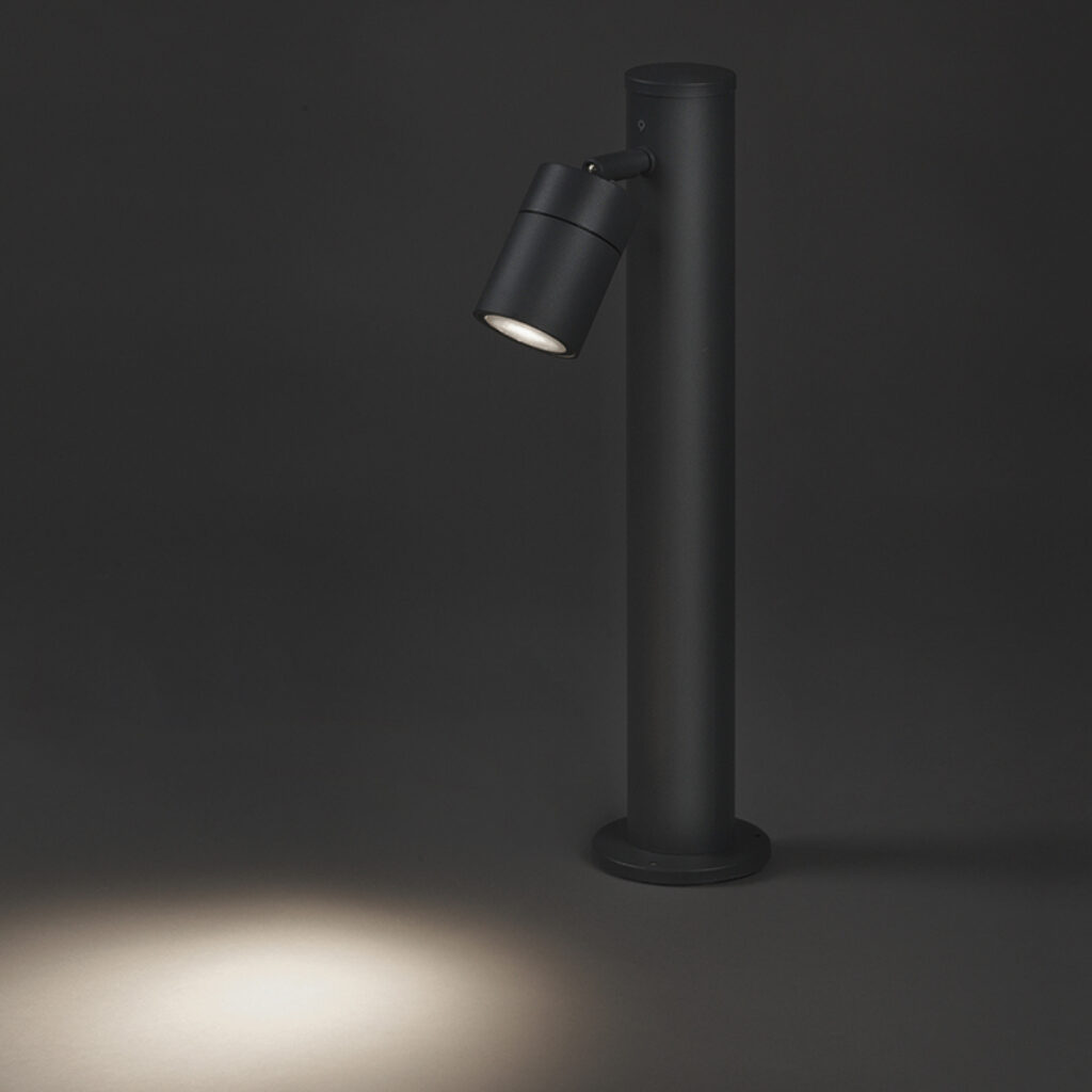 staande buitenlampen Buitenlamp grijs RVS 45 cm verstelbaar IP44 Solo Roestvrij staal Donkergrijs Deze buitenlamp heeft een simplistisch en modern design. De