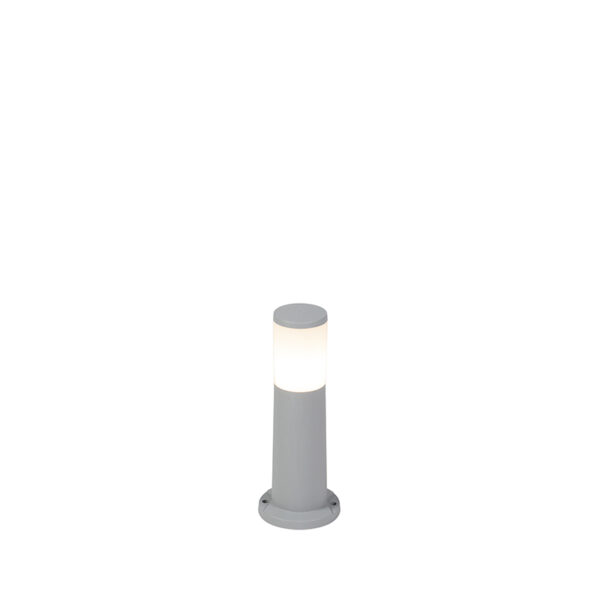 staande buitenlampen Moderne buitenpaal grijs 40 cm IP55 incl. E27 Carlo Kunststof Grijs Klein maar Deze grijze uit kunststof is een streling voor het oog.