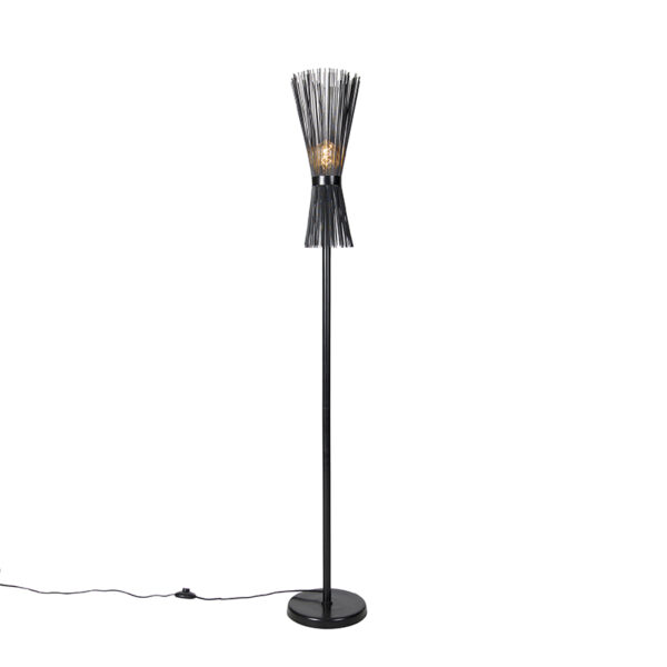 vloerlampen Art Deco vloerlamp zwart Broom Staal Zwart Haal een stijlvolle in huis met onze Broom. Deze is gemaakt van staal en afgewerkt tijdloze zwarte kleur