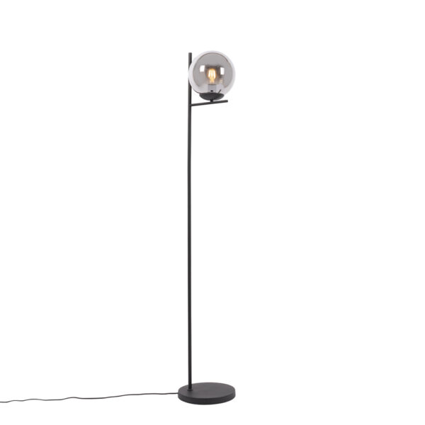 vloerlampen Art deco vloerlamp zwart met smoke glas Flore StaalGlas Zwart zorgt voor gezellige sfeerlichting in je interieur. Deze is een echte toevoeging
