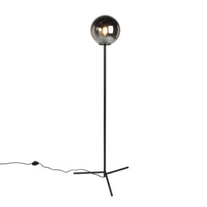 vloerlampen Art deco vloerlamp zwart met smoke glas Pallon GlasStaal Zilver Onze lamp is erg uniek dankzij zijn zwarte armatuur en glas. Deze combinatie maakt