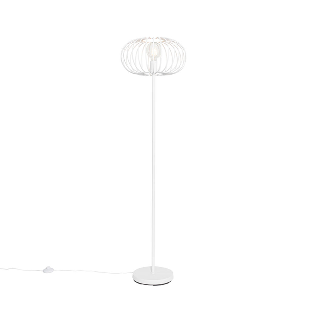 vloerlampen Design vloerlamp wit Johanna Staal Wit Ga voor een lichte basis met deze design in het wit. is gemaakt van staal heeft diameter 39 centimeter en 145
