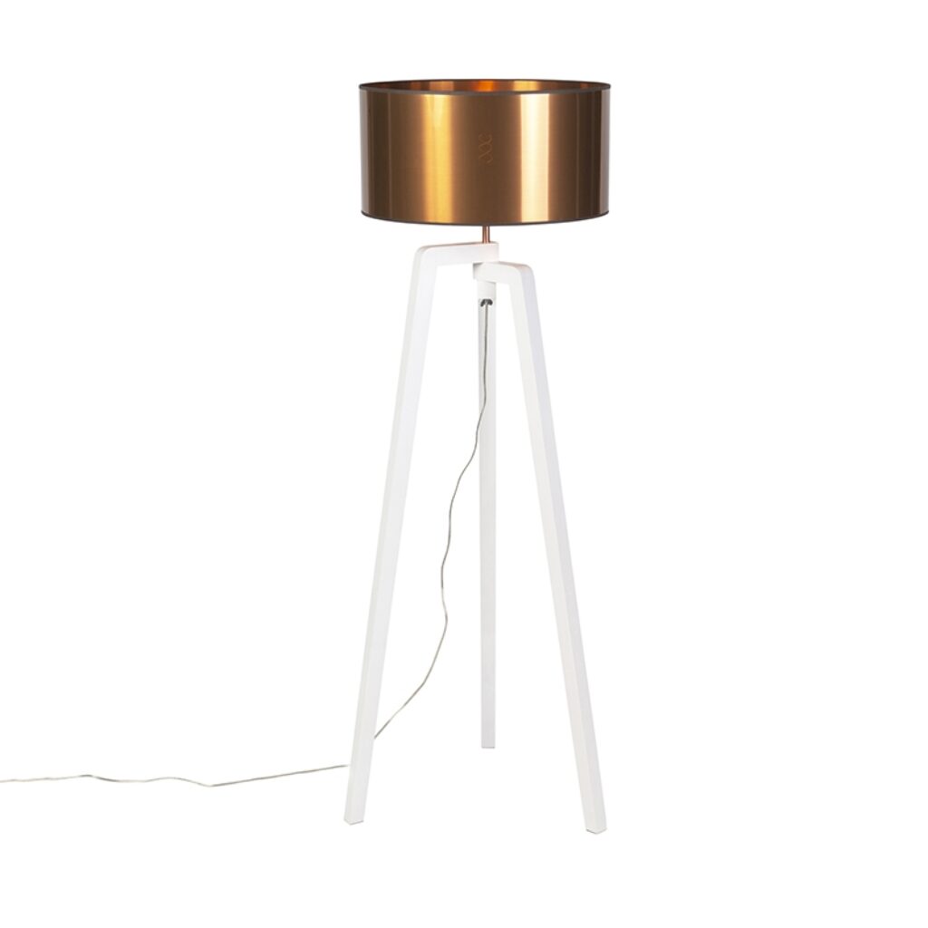 vloerlampen Design vloerlamp wit met kap koper 50 cm Puros Hout Koper Met de zorg je voor een leuke eyecatcher in De witte kleur en assymetrische vorm van poten