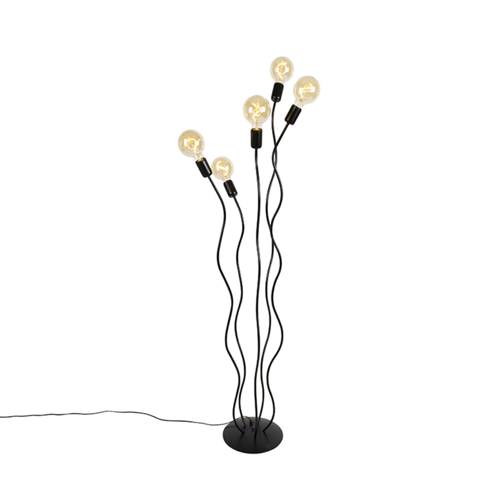 vloerlampen Design vloerlamp zwart Wimme Staal Zwart Deze is een echt design stuk in jouw Dankzij de zwarte kleur en het gebruik van staal past Winne perfect