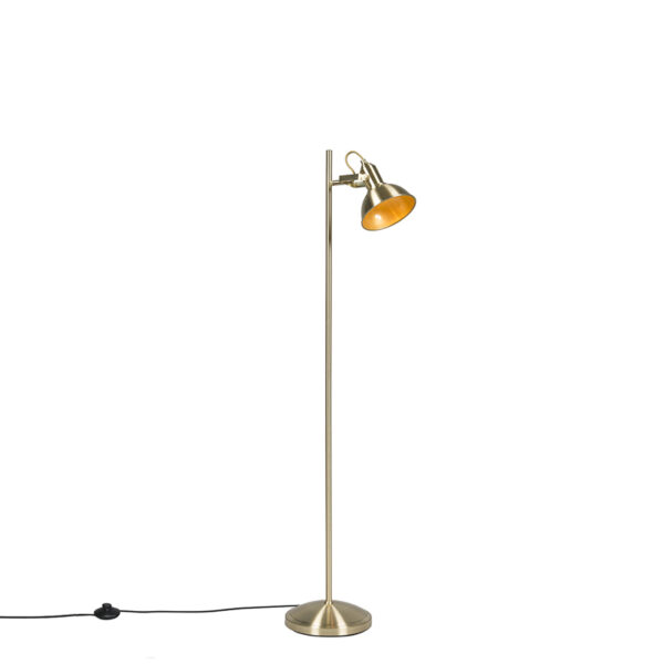 vloerlampen Industriele vloerlamp Tommy Staal De straalt luxe en elegantie dit dankzij de glanzende kleur hoort hij volledig thuis in een industrieel interieur