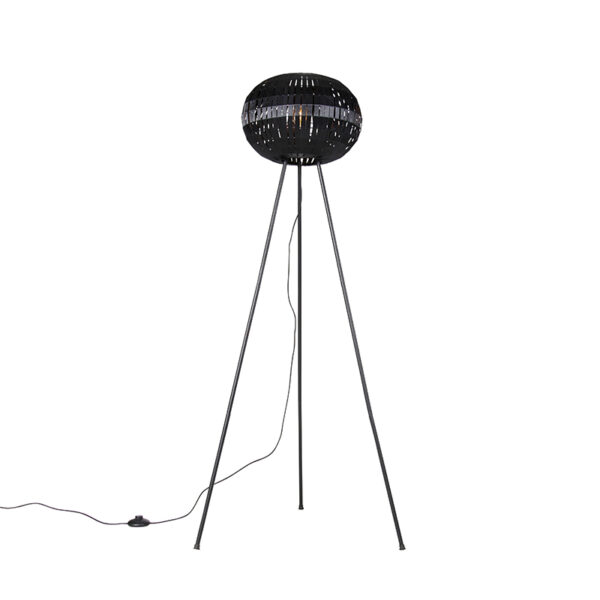 vloerlampen Moderne vloerlamp tripod zwart StaalStof Zwart geeft een mooi accent aan je Perfect voor in de woonkamer of naast dressoir. Vloerlamp is van staal