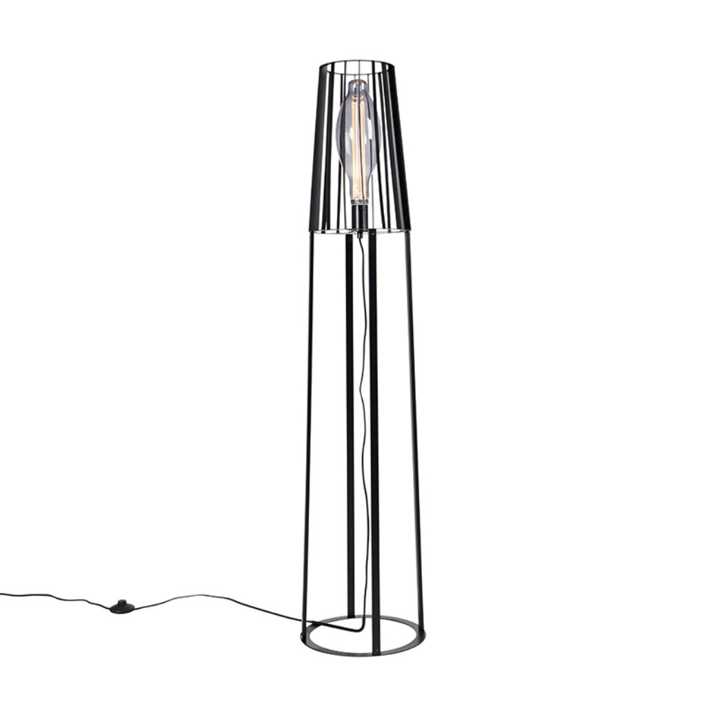 vloerlampen Moderne vloerlamp zwart Wieza Staal Zwart Steel de show met deze moderne De is echt een gave lamp waar je niet omheen kunt. Door het matzwarte