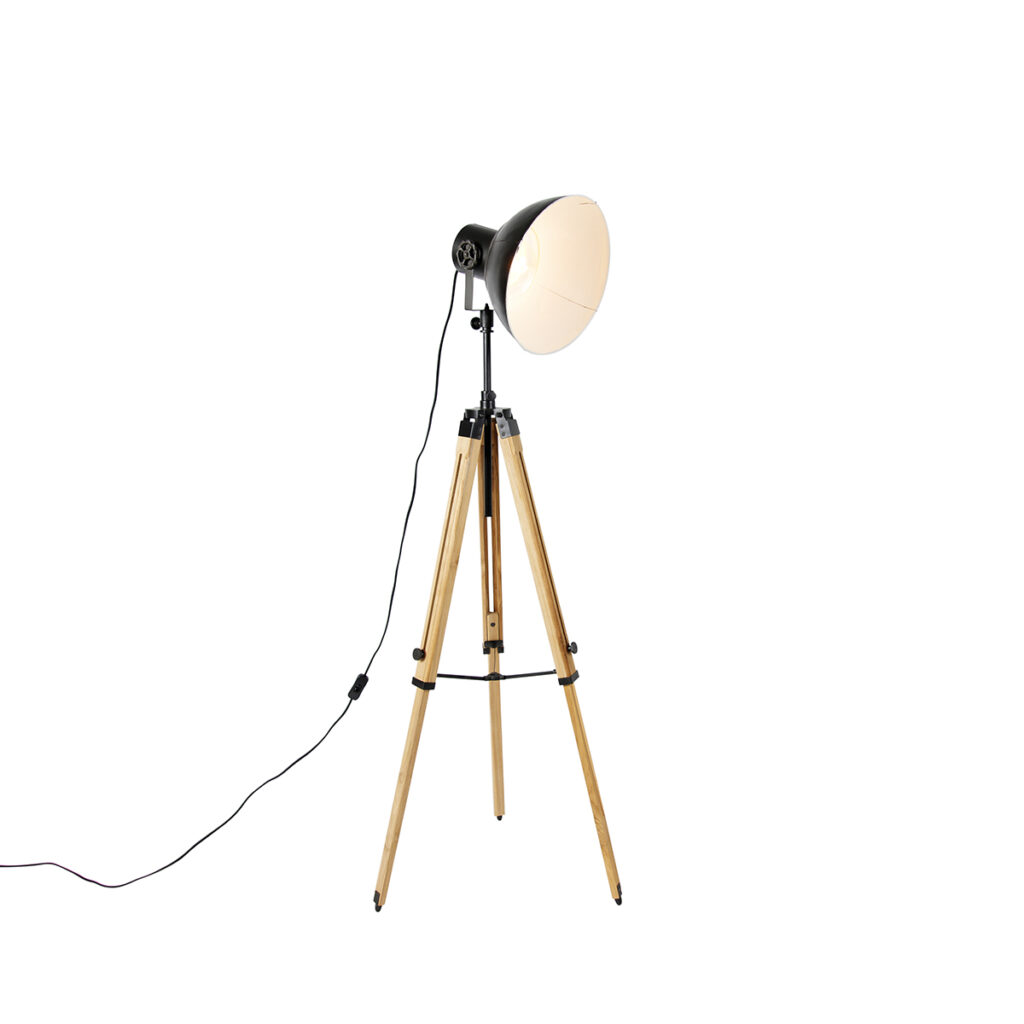 vloerlampen tripod vloerlamp zwart met hout Mangoes HoutAluminiumStaal Zwart Tripod Vloerlamp is een echte voor in industrieel interieur. Hij afgewerkt bruine