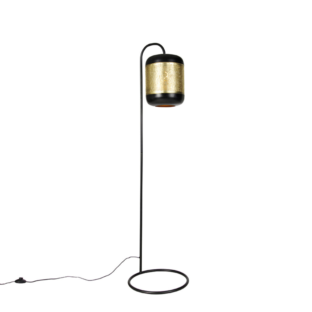 vloerlampen Vintage vloerlamp zwart met messing Kayleigh Staal Ga voor een stijlvolle vintage toevoeging in huis onze collectie. Deze is afgewerkt kap en deze