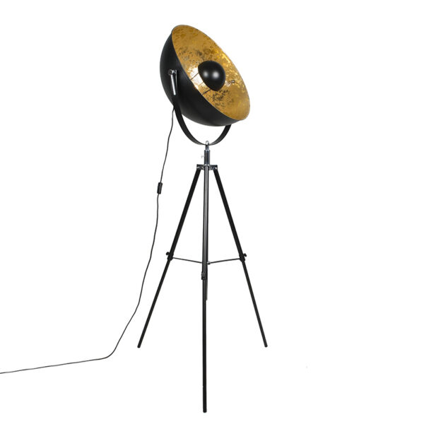 vloerlampen vloerlamp tripod zwart Magna 50 Eglip Staal Zwart De is van onze favorieten. Hij past perfect in een stoer en industrieel interieur. Een verfijnde