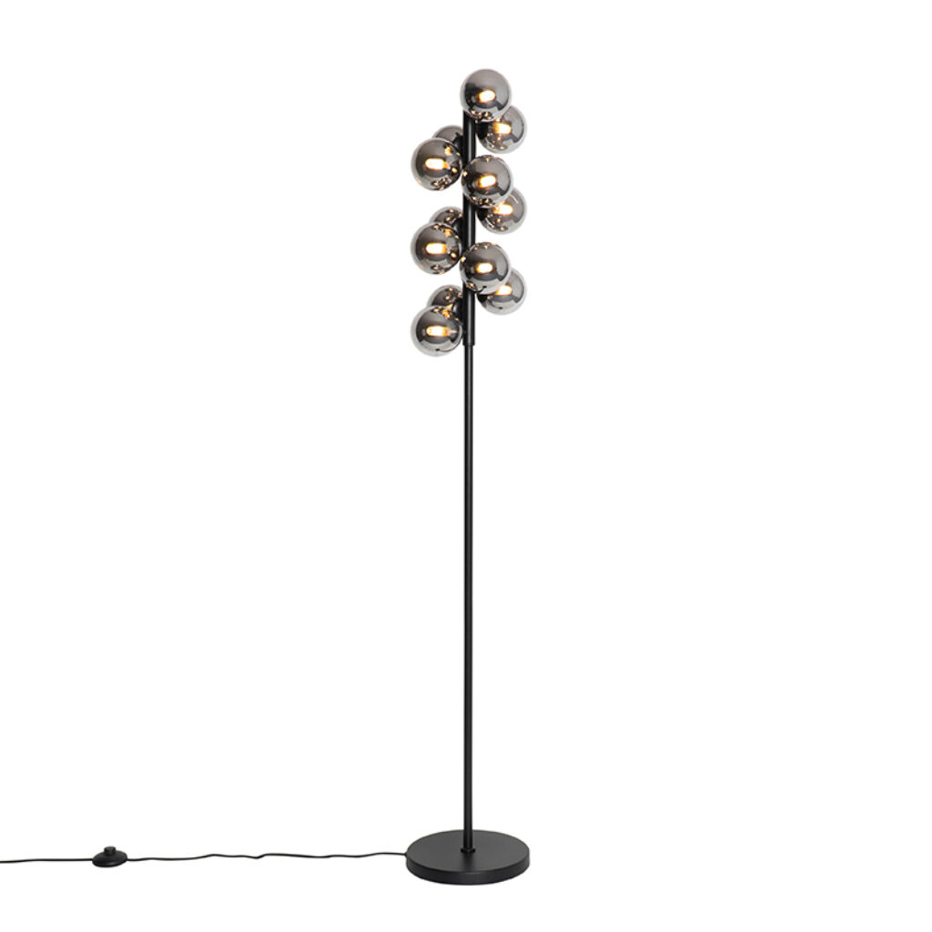 vloerlampen Vloerlamp zwart met smoke glas Bianca GlasStaal Zwart Haal een stijlvolle vloerlamp in huis Bianca. Deze Art Deco is gemaakt van staal en afgewerkt