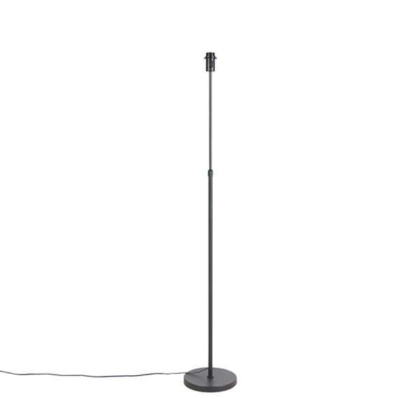 vloerlampen Vloerlamp zwart verstelbaar Parte Metaal Zwart Een tijdloze vloerlamp afgewerkt in metaal. Je kan alle kanten op met deze vrolijke lampenkap als