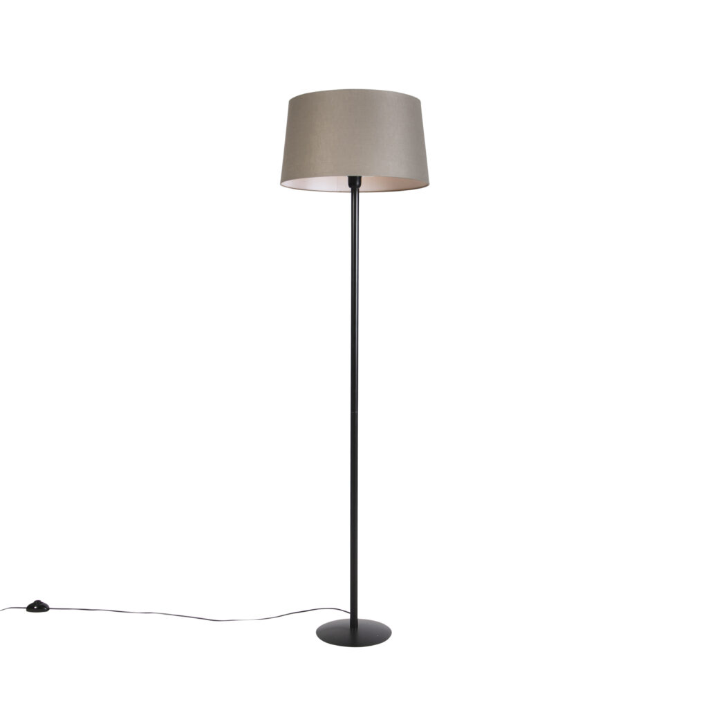 vloerlampen Zwarte vloerlamp met linnen kap taupe 45 cm Simplo LinnenStaal Taupe Een moderne afgewerkt in zwart metaal. De elegante lampenkap geeft een strakke