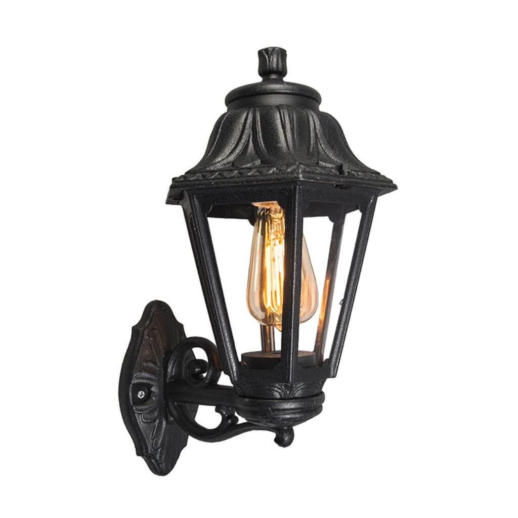 wandlampen buiten Landelijke buitenwandlamp zwart IP44 Anna Kunststof Zwart Ben je op zoek naar een klassieke zwarte Dan heb hem gevonden in de lantaarn van Je
