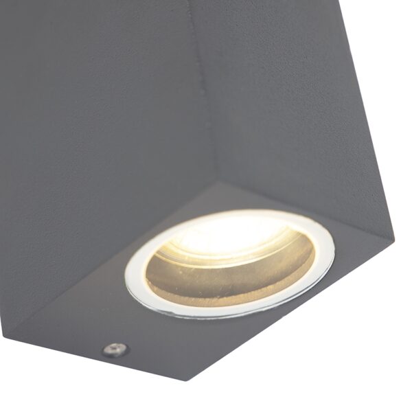 wandlampen buiten Moderne wandlamp donkergrijs IP44 Baleno Aluminium Donkergrijs De II is een echte eyecatcher voor in en om je huis. Hij geeft fraai