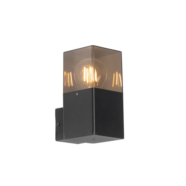 wandlampen buiten Moderne wandlamp zwart IP44 met smoke glas Denmark AluminiumKunststof Zwart Wil ook graag meer sfeer Dat doe je Denmark. Deze zwarte is