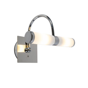 wandlampen Klassieke badkamer wandlamp chroom IP44 Bath Arc GlasMetaal Chroom De chromen behuizing met gebogen stang en strak design past perfect in een moderne