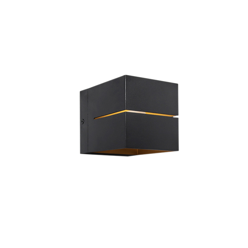 wandlampen Moderne wandlamp zwart met goud Transfer Aluminium Zwart Minimalistisch ontworpen vervaardigd uit aluminium uitgevoerd in goud. Dankzij de openingen