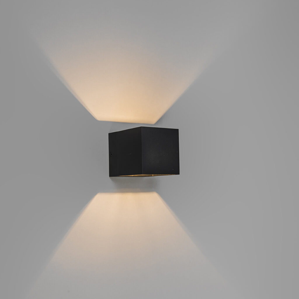 wandlampen Set van 4 moderne zwart Transfer Aluminium Zwart Deze is een minimalistische wandlamp afgewerkt in mooi aluminium. Het echte tijdloze lamp perfect